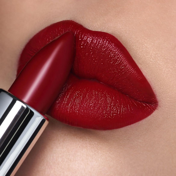 the-bright-lipstick-color-berry-red