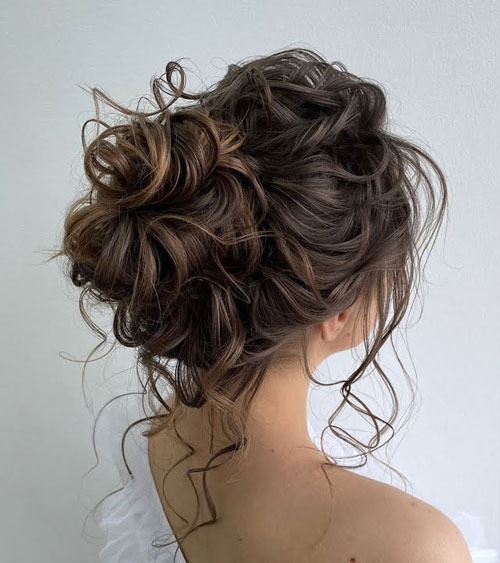 Messy-and-rotating-Updo