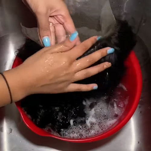 Wash-with-your-fingers
