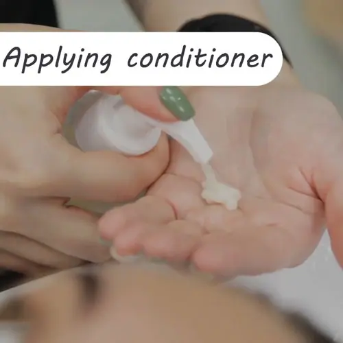 Applying-conditioner.jpg.webp