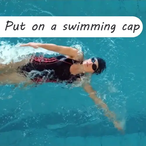 Put-on-a-swimming-cap 